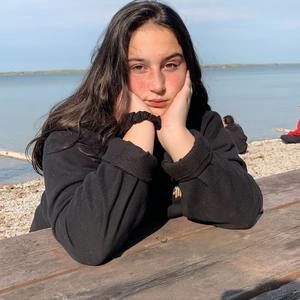 Meet your Posher, Abigail